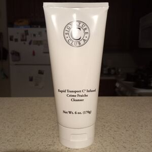 Rapid Transport C Infused Crème Fraîche Cleanser - White